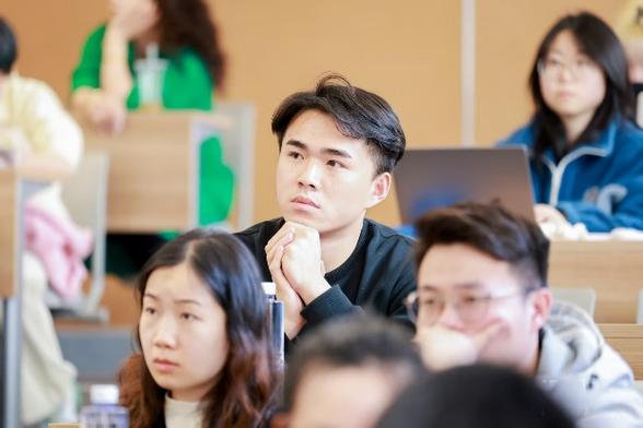 零基础上手!信息办"云桌面养虾" 系列活动拉开帷幕